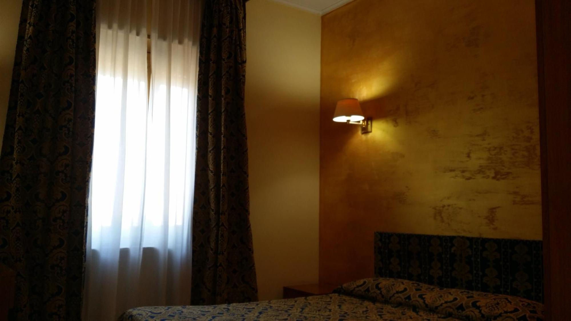 Hotel Industrial Roma Eksteriør bilde
