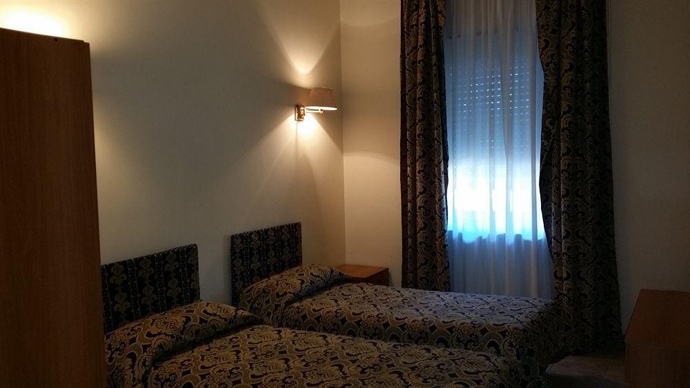 Hotel Industrial Roma Eksteriør bilde